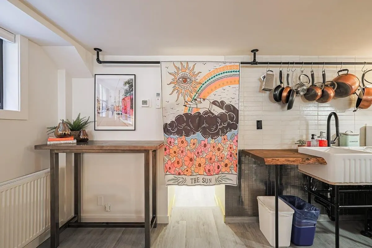 Spa Oasis In Toronto'S Heart + Parking! Apartment