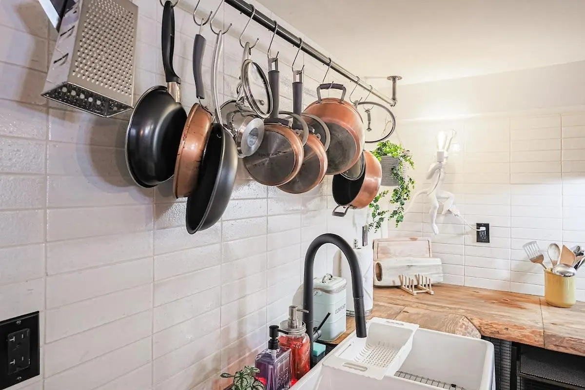 Apartment Spa Oasis In Toronto'S Heart + Parking!
