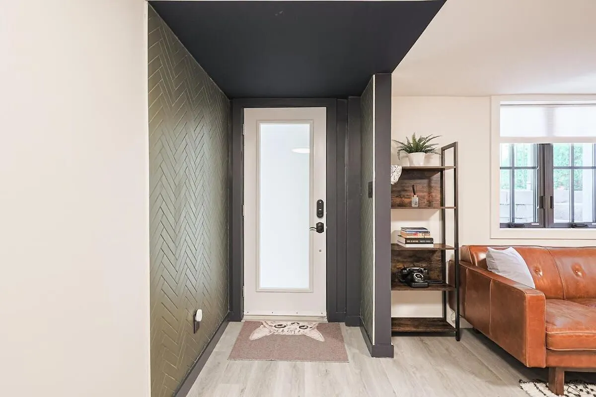 Spa Oasis In Toronto'S Heart + Parking! Apartment