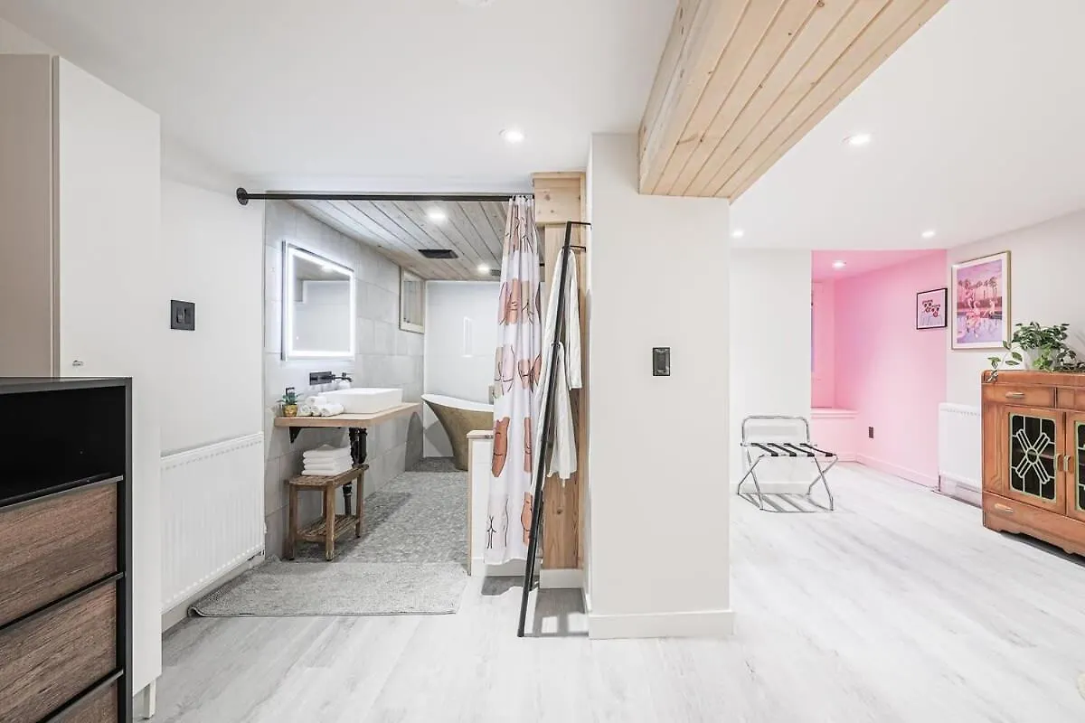 Spa Oasis In Toronto'S Heart + Parking! Apartment Toronto