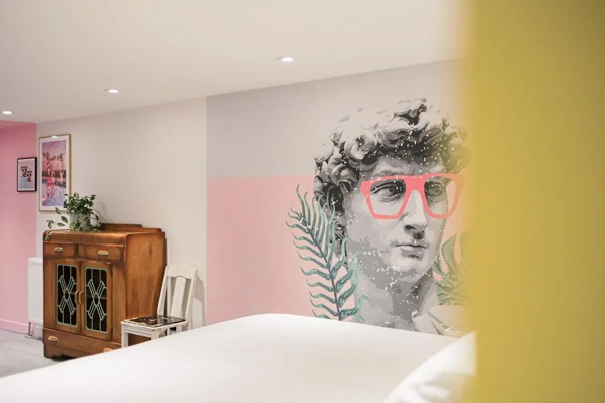 Spa Oasis In Toronto'S Heart + Parking! Toronto