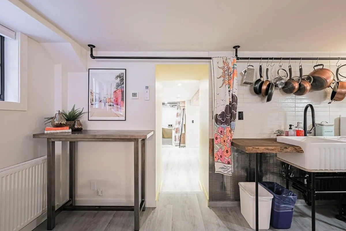 Spa Oasis In Toronto'S Heart + Parking! 0*, Toronto Canada