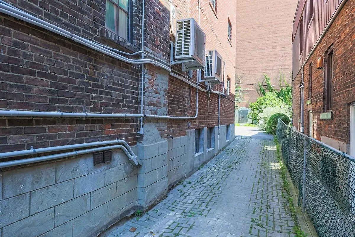 Spa Oasis In Toronto'S Heart + Parking!