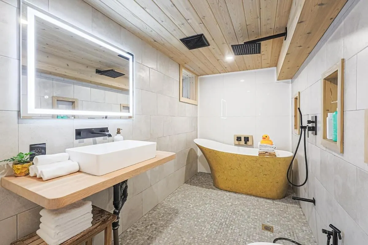 Apartment Spa Oasis In Toronto'S Heart + Parking! Canada