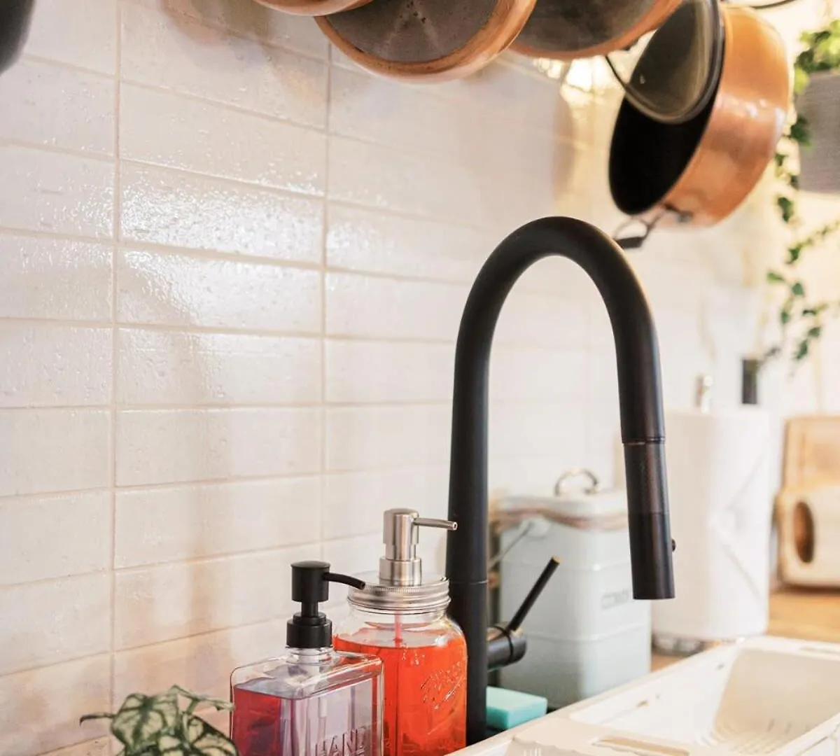 Apartment Spa Oasis In Toronto'S Heart + Parking!