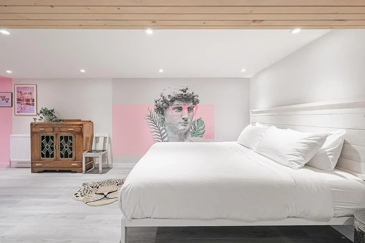 Spa Oasis In Toronto'S Heart + Parking! Canada